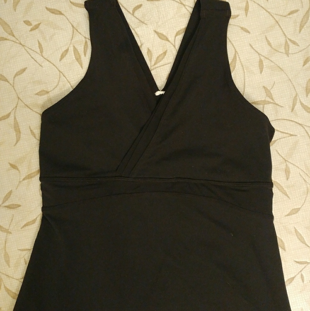 Lululemon Deep V tank top black size 6